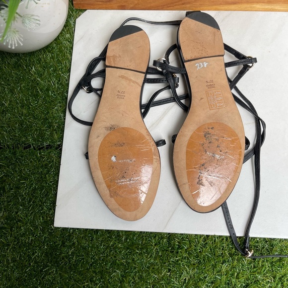 3.1 Phillip Lim Ankle Strap Ring Detail
Sandals In Black Leather size 7.5 - Picture 7 of 11